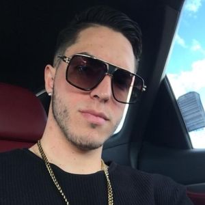 Meet your Posher, Luis